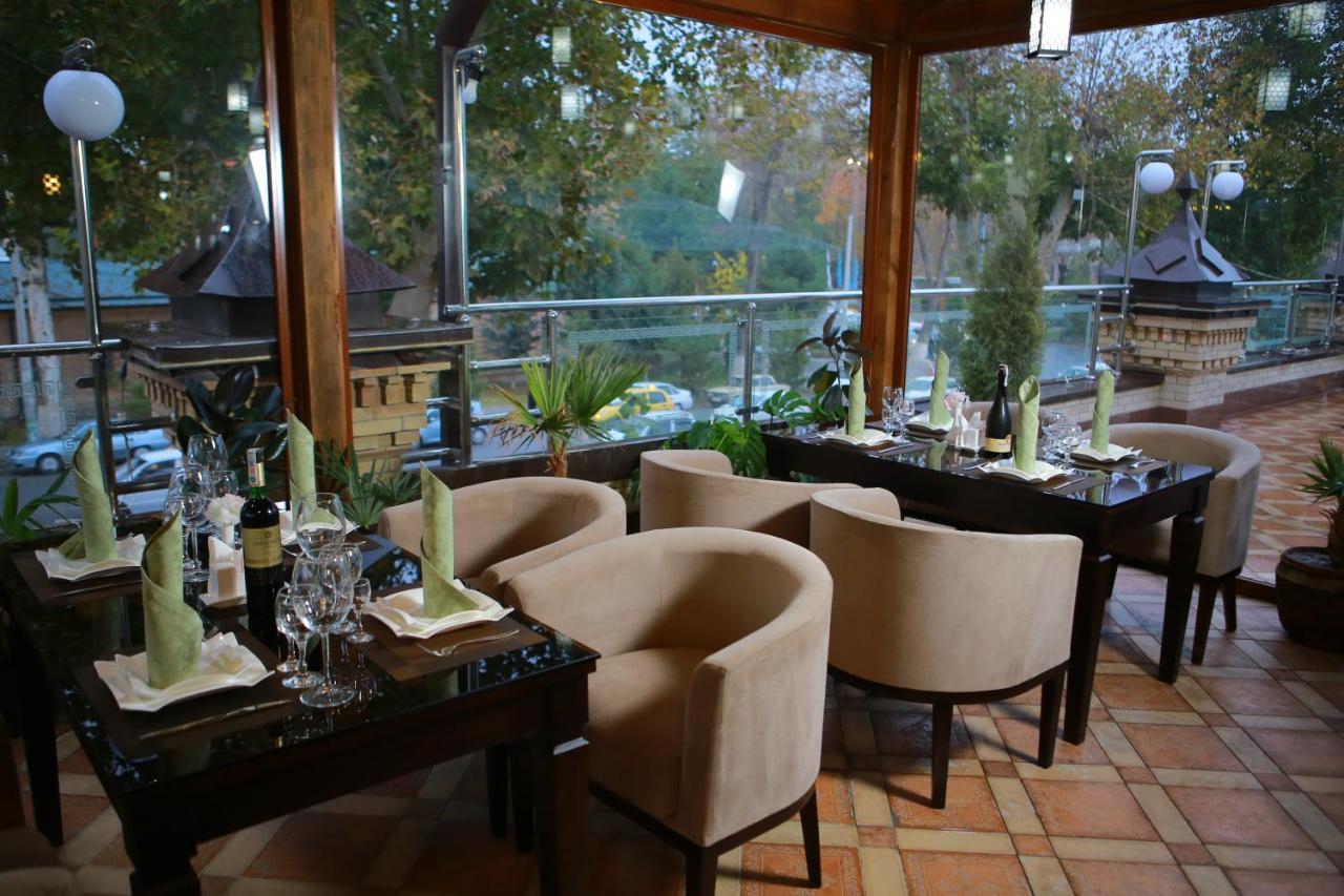 Boulevard Palace Hotel Samarkand Ngoại thất bức ảnh